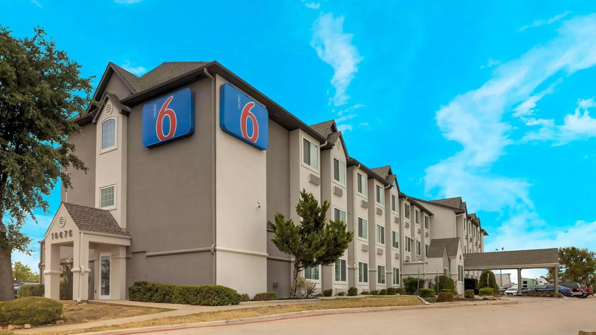 4 Top-Rated Hotels Close to Dawson's Tri Cyclone Cycle